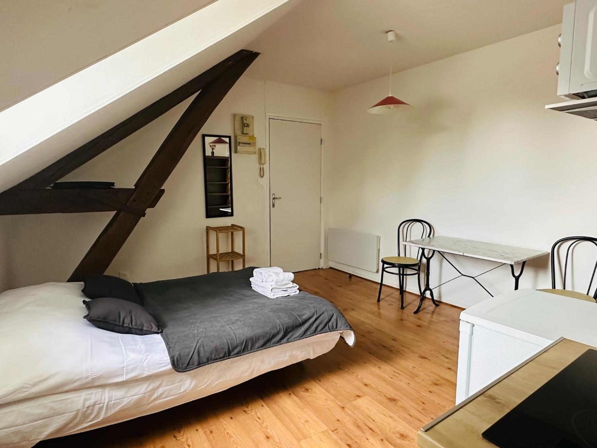 Studio 12 Proche Centre Ville Avec Wifi Parking Troyes Eksteriør billede