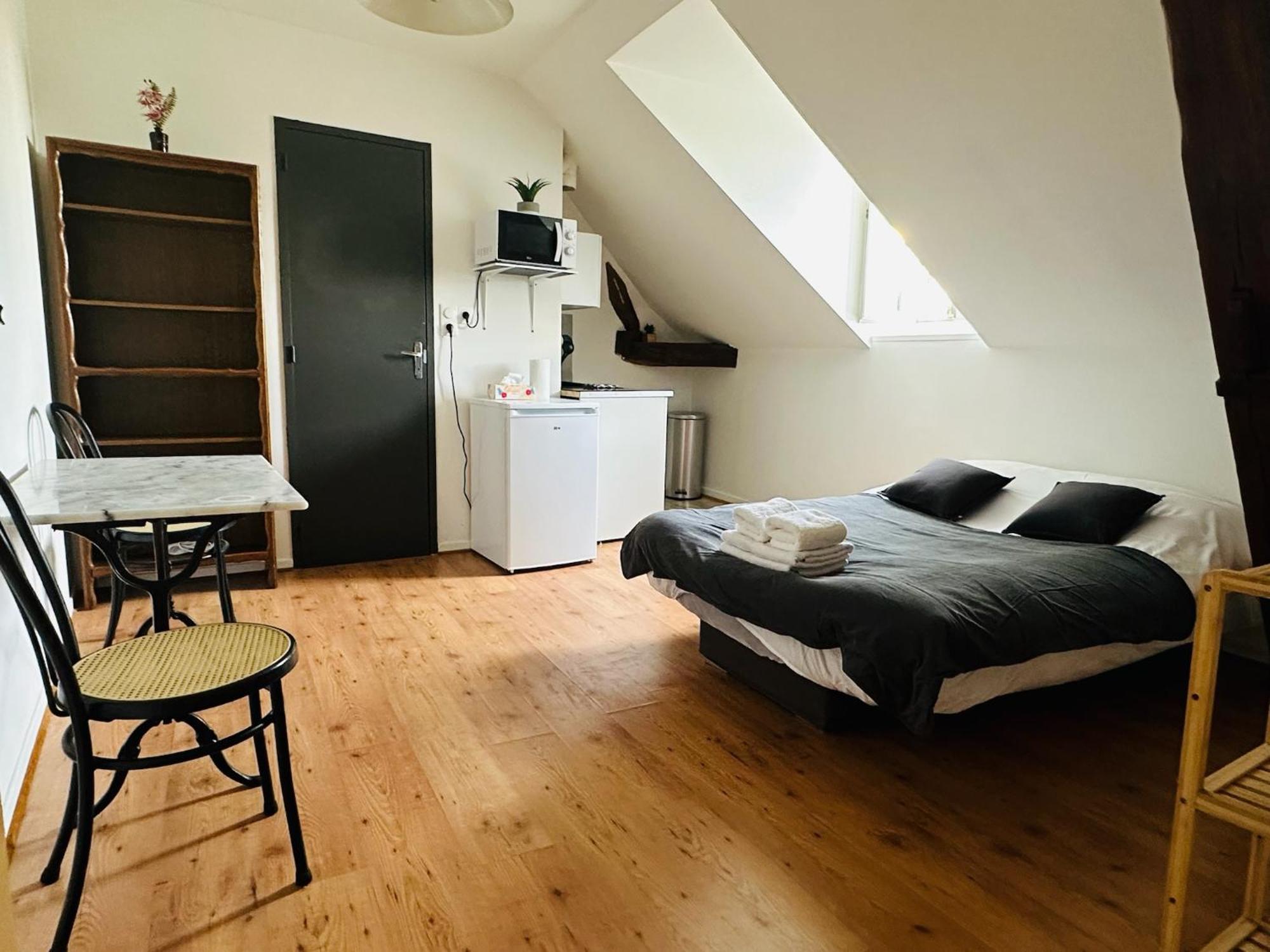 Studio 12 Proche Centre Ville Avec Wifi Parking Troyes Eksteriør billede